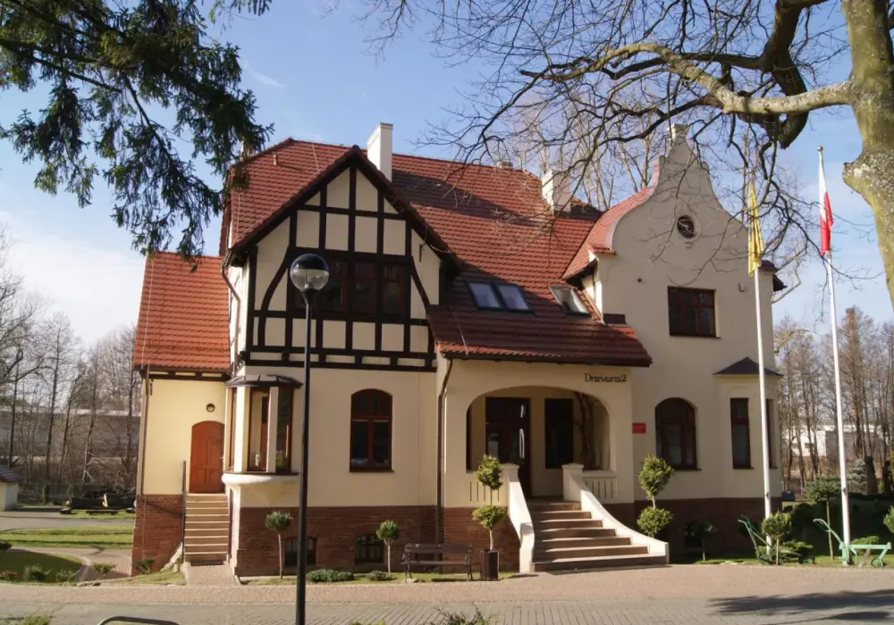 Dworek Drzewiarza w Gościcinie - Historia i Tajemnice Architektury