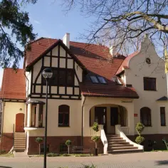 Dworek Drzewiarza w Gościcinie - Historia i Tajemnice Architektury