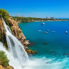 Ile trwa lot z Poznania do Antalyi? Czas przelotu, przesiadki i porady