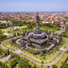 Ile kosztuje lot do Indonezji? Sprawdź ceny biletów do Dżakarty i Denpasaru