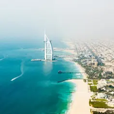 Ile trwa lot Warszawa Dubaj? Poznaj czynniki wpływające na przelot