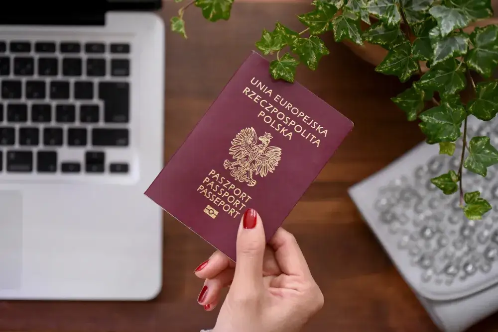 Zdjęcie Komu przysługuje zniżka na paszport? Szczegóły dla uprawnionych grup